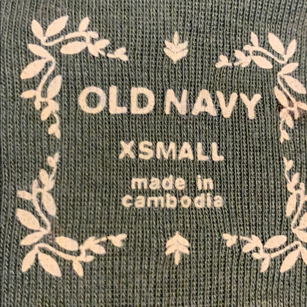 Old Navy Tee Different Shades of Green - Picture 3 of 3